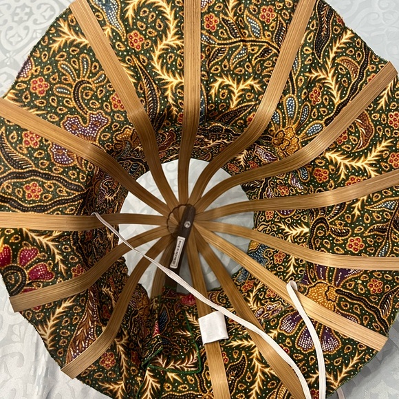Incredible LEGEND vintage Folding Bamboo Fan Hat ,multicolored made in Indonesia - Picture 5 of 10